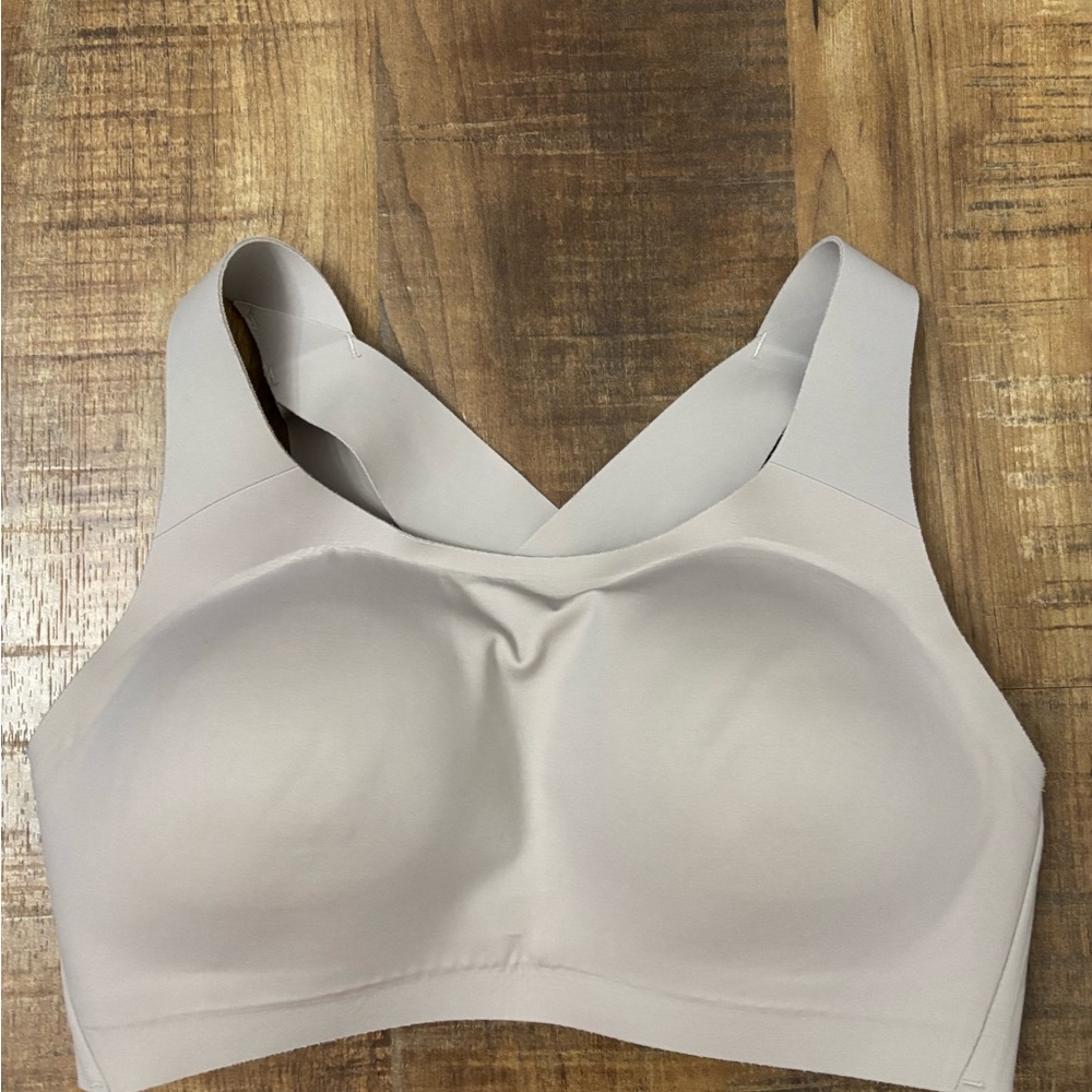 Lululemon Nude size 34D Seamless Beige Sports Bra